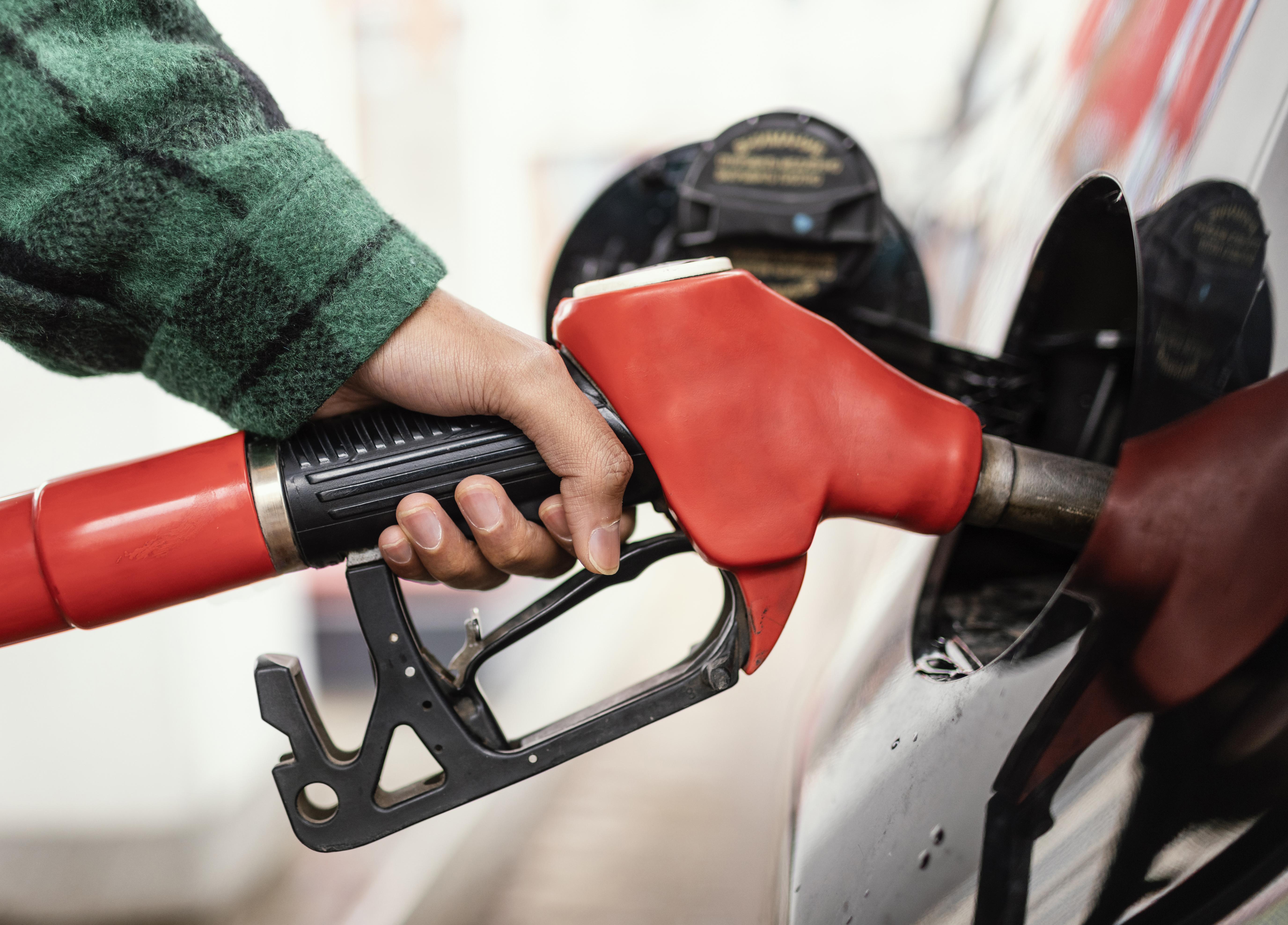 El sector de las autoescuelas insiste en su derecho a la bonificación de combustible